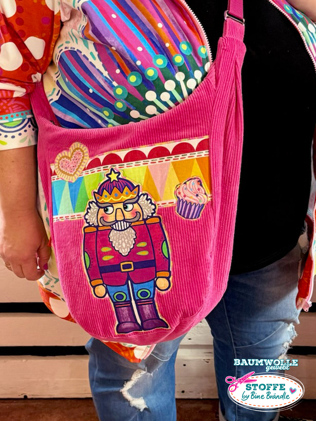 Nussknackerstoff groß - Stoff Klassiker